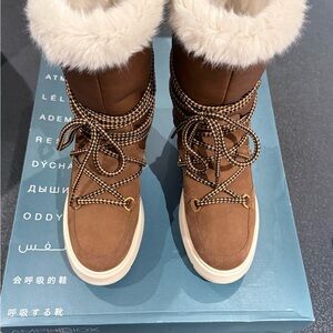 Brown Winter Boots with Faux Fur Lining